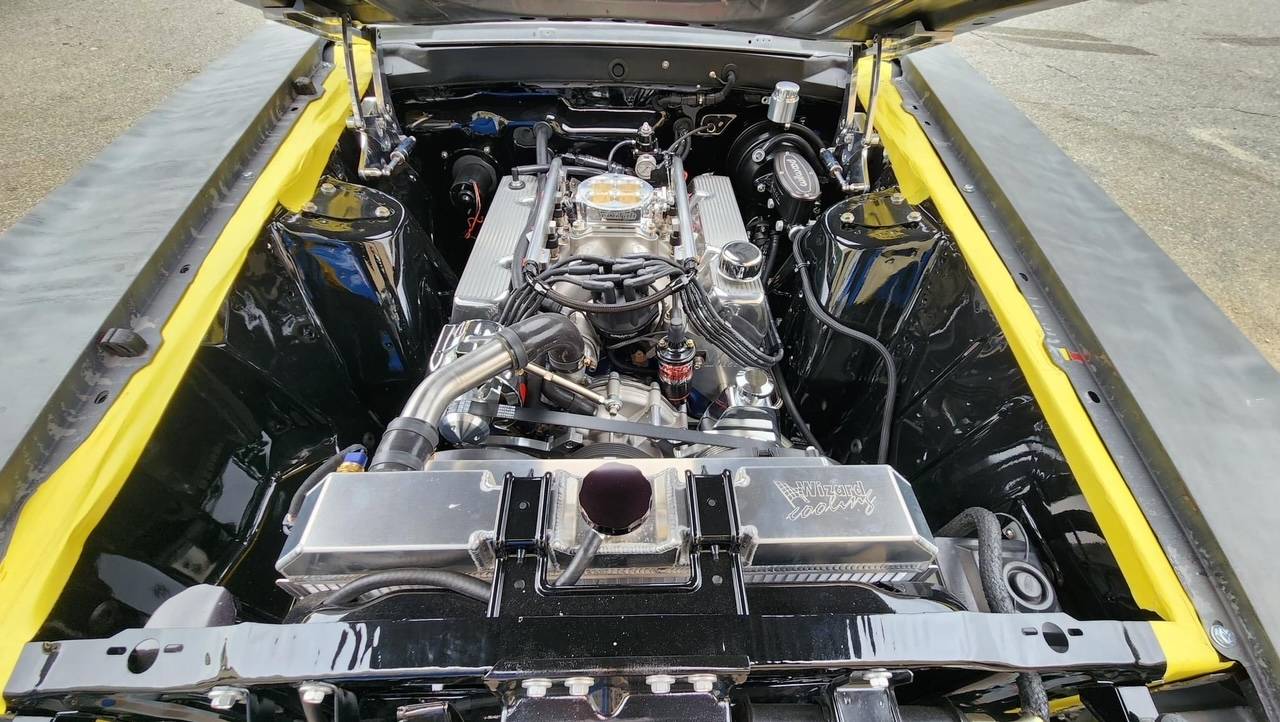 thumbnail interactive-video image 1 of 3-Row Aluminum Radiator For 1969-1970 Mustang & 1970-1977 Maverick V8 – 20 Inch 1 of 4